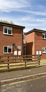 A ground floor flat is located less than a mile from Marlow High Street - Photo 3