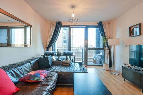 Spencer Way, Shadwell, E1 - Photo 1