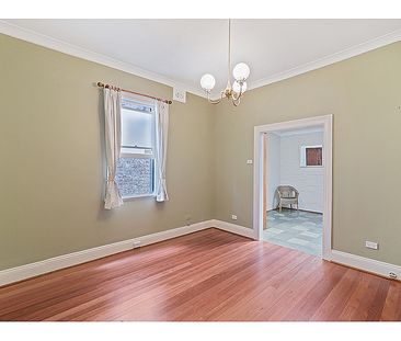 A Place To Call Home - Perfectly Located - Photo 4