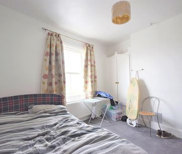 5 bedroom semi-detached house to rent - Photo 4