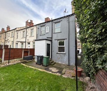 2 bedroom terraced house to rent - Photo 3