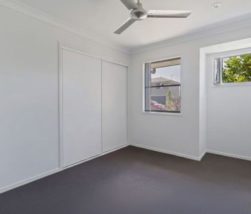 Beautiful Family Home in Prime Pimpama Location - Photo 4