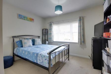 4 bedroom detached house to rent - Photo 5