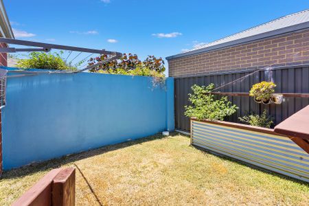 92 Thornbill Crescent, Coodanup. - Photo 4