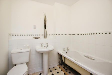 2 bedroom apartment to rent - Photo 5