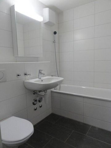 Seeking tenants for a one-room apartment in Biel/Bienne - Photo 2