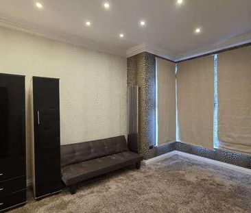 The Drive, Ilford, IG1 - Photo 5