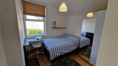 5 bedroom terraced house to rent - Photo 4