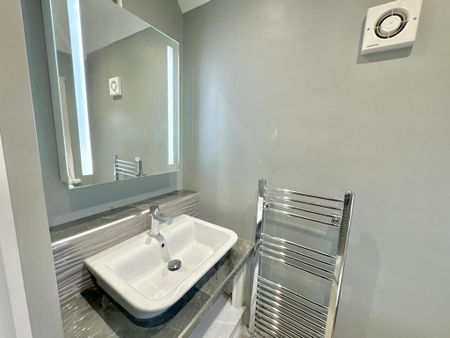 2 bedroom semi-detached house to rent - Photo 5