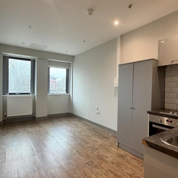 Studio to rent - Photo 1