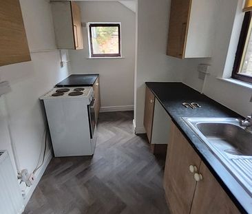 2 Bed Terraced House, Penn Street, M40 - Photo 3