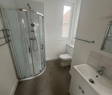 2 bedroom maisonette to rent - Photo 4