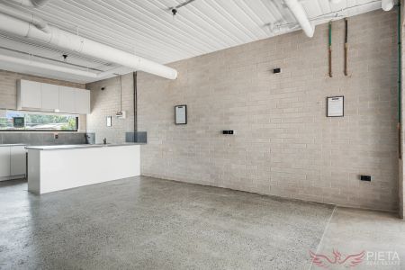 Charming Studio Apartment - Photo 3