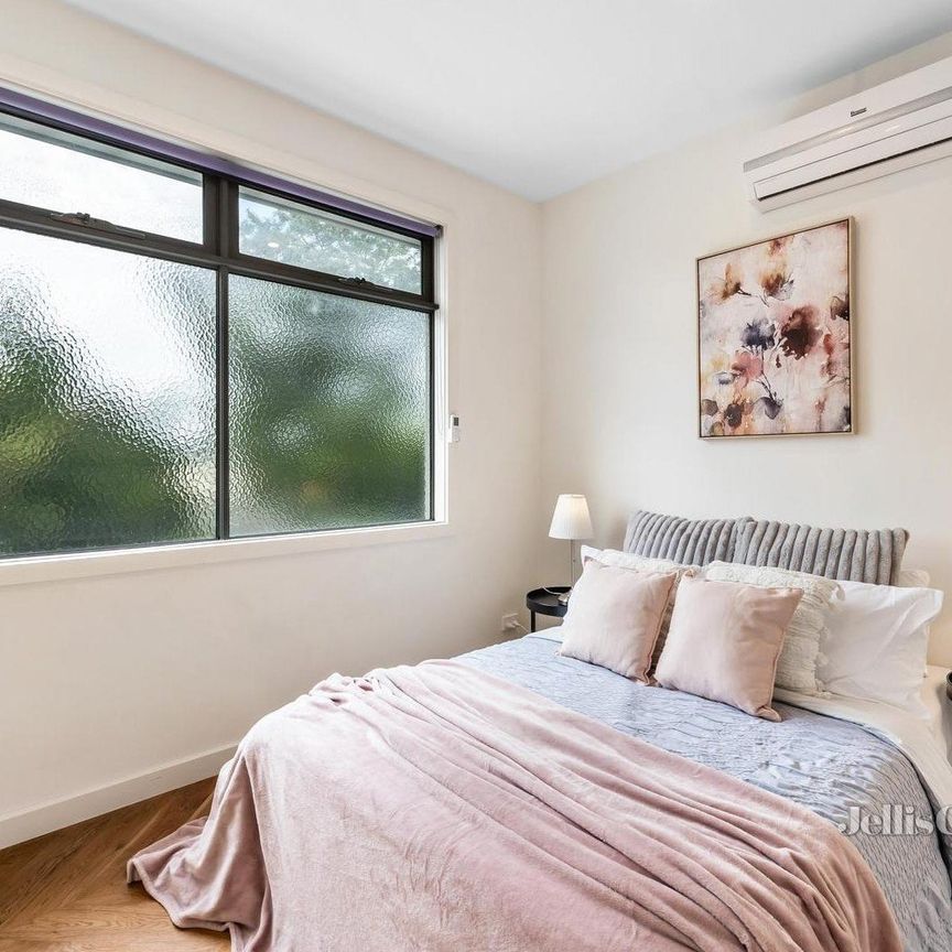 3/2 Lees Street, Mckinnon - Photo 1
