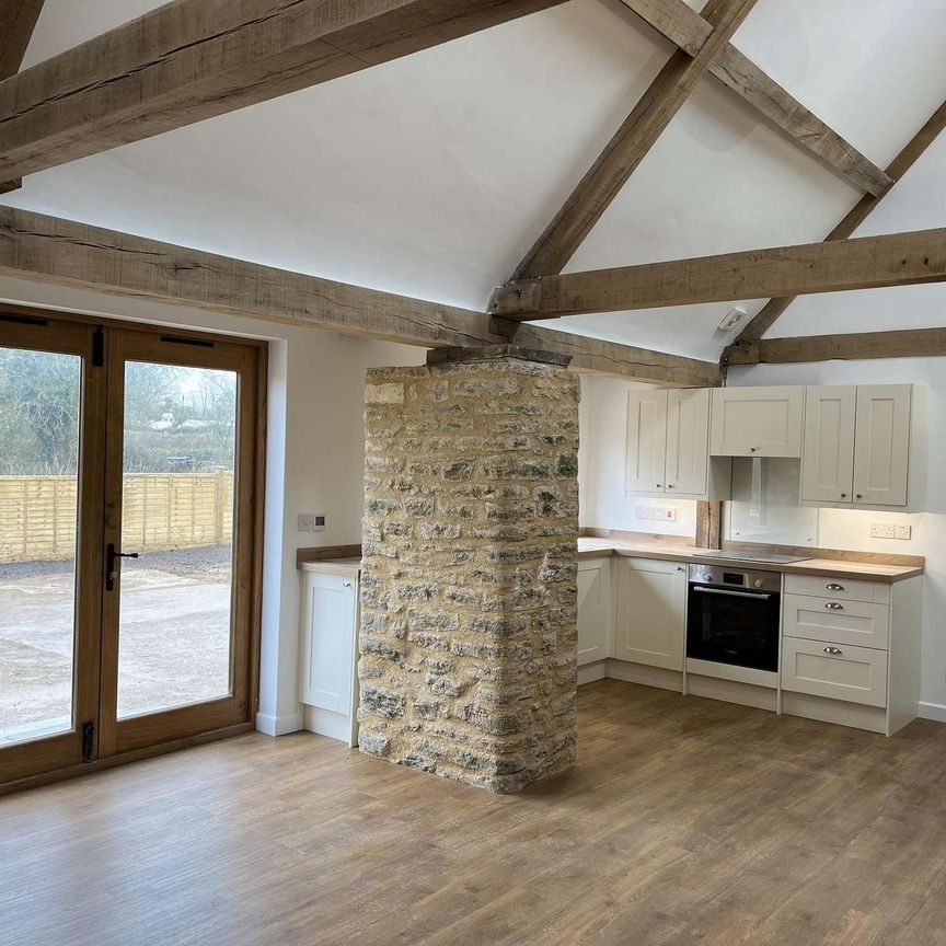 Barn conversion situated on the edge of Corsham. - Photo 1