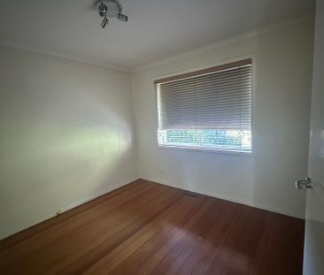 Cheltenham - Photo 3