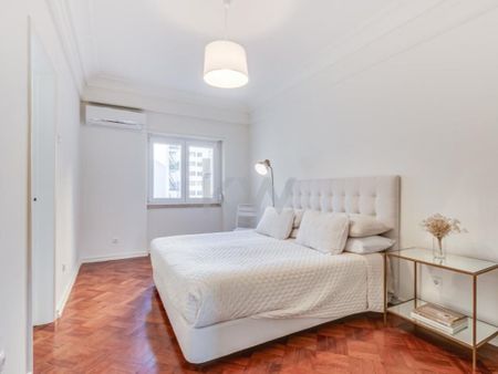 4 room luxury Apartment for rent in Lisbon, Portugal - Photo 5