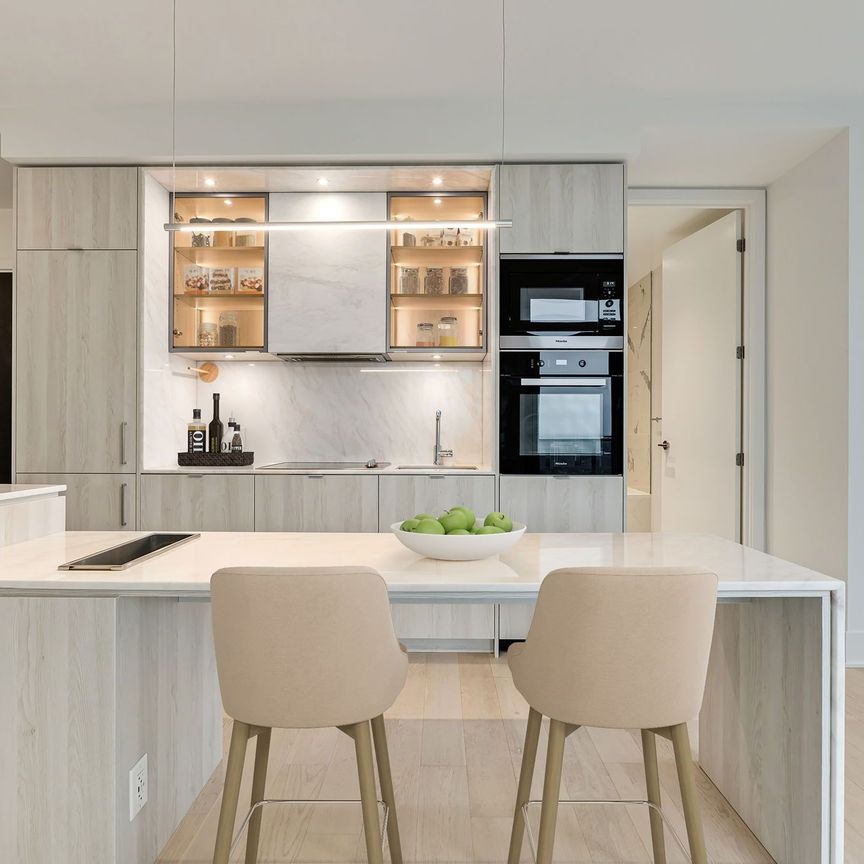 For Lease - 11 Yorkville Avenue Unit# 4502, Toronto, Ontario - Photo 1