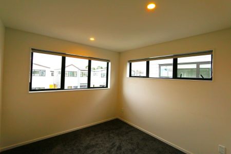 3 Bedroom house in Papakura - Photo 2