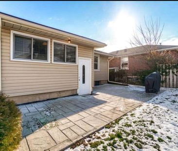 For Lease - 202 East 44th Street, Hamilton, Ontario - Photo 1