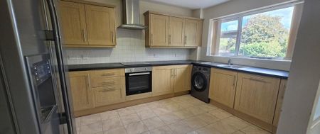 2 bedroom flat to rent - Photo 5