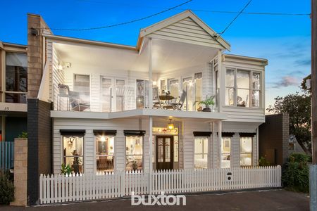 Premium Waterfront Setting With Bay Views - Fully Furnished - Photo 5