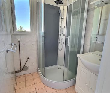 Location Appartement 3 pièces 76m² - Photo 3