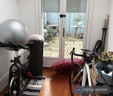 3 bedroom terraced house to rent - Photo 5