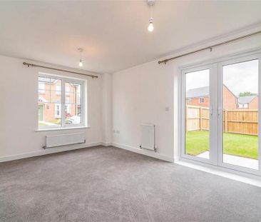 3 bedroom end of terrace house to rent - Photo 3