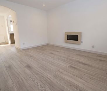 Lakeland Crescent, Bury - Photo 2