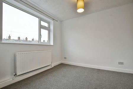 1 bedroom semi-detached house to rent - Photo 4