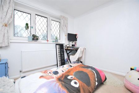 3 bedroom detached house to rent - Photo 5