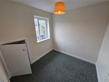 2 bedroom semi-detached house to rent - Photo 2