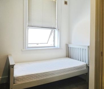1 bedroom property to rent - Photo 2
