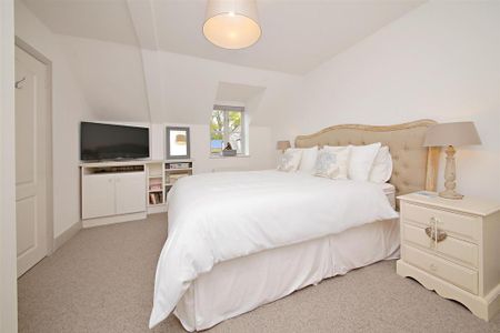 5 bedroom semi-detached house to rent - Photo 5