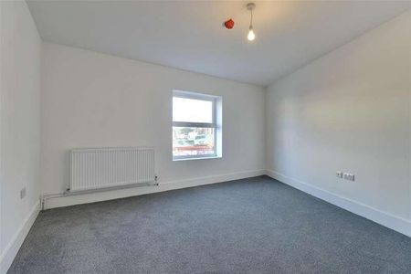 Stride Avenue, Baffins, Portsmouth, PO3 - Photo 3