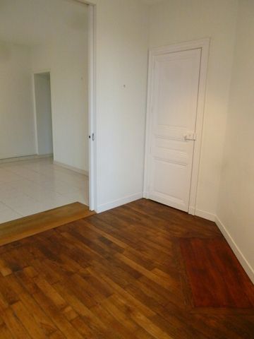 T2bis de 62m² - Cathédrale - 854€ C.C Nantes (44000) - Photo 4