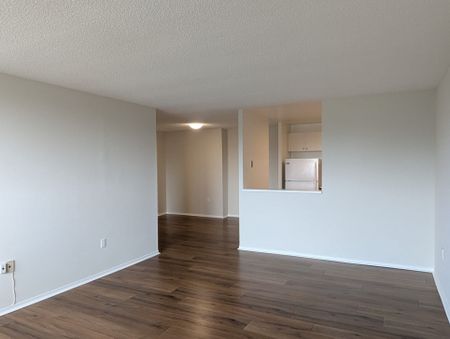 For Lease - 6719 Glen Erin Drive Unit# 204, Mississauga, Ontario - Photo 3