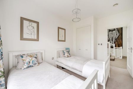 5 bedroom detached house to rent - Photo 5