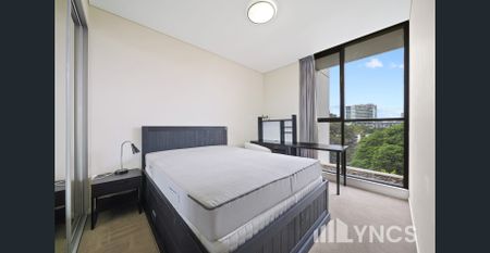 Emerald Park Three Bedroom Student-Friendly Apartment - Photo 2