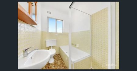 Quiet Street With City Views - Photo 4