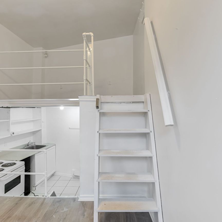 For Lease - 3042 Dundas Street Unit# BACK, Toronto, Ontario - Photo 1