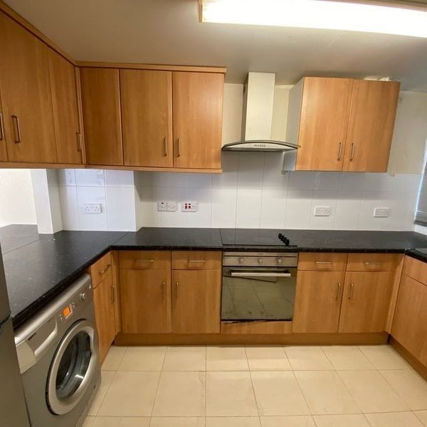 3 Bed Flat, Belland Drive, BS14 - Photo 1