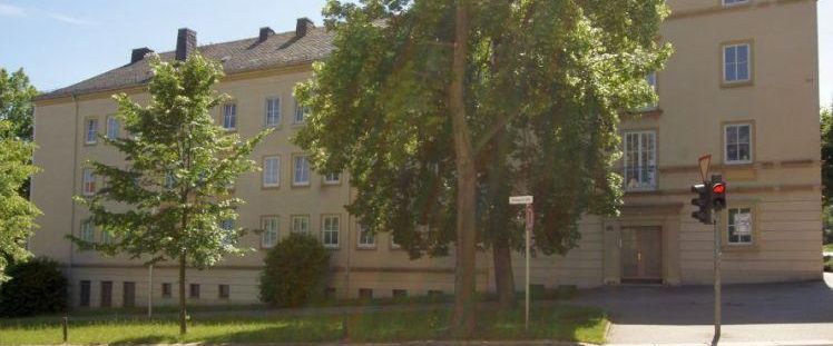 Tolle 3-Raum-Wohnung, 2 Bäder, zentrumsnah, zum baldigen Einzug - Photo 1