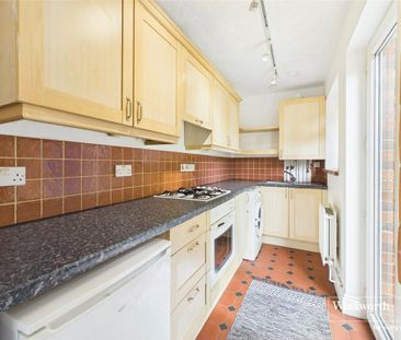 1 bedroom ground floor flat to rent - Photo 4