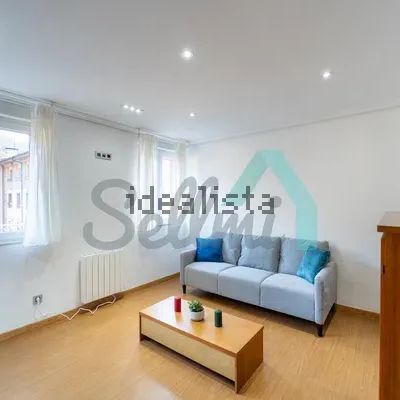 Alquiler de piso en Calle M - Photo 1