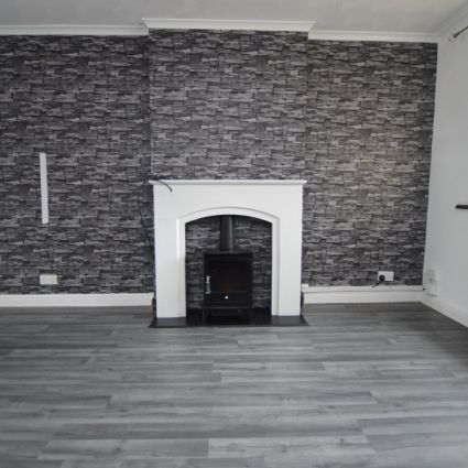 3 Bedroom Semi-Detached House - Photo 1