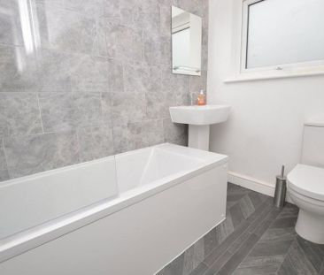 3 bedroom terraced house to rent - Photo 6