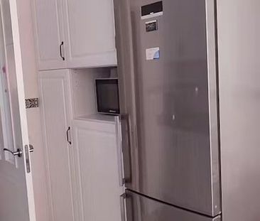 Calle Alfonso Reyes, Málaga, Andalusia 29002 - Photo 4