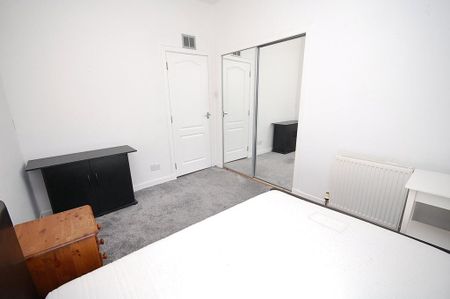 3 bedroom flat to rent - Photo 5